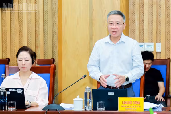 Ông Đặng Đức Cường, Chủ nhiệm dự án phát biểu tại cuộc làm việc. 