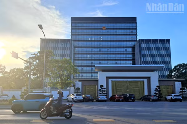 Trụ sở Hội đồng nhân dân, Ủy ban nhân dân và Đoàn đại biểu Quốc hội tỉnh Nghệ An hiện nay tại số 3, đường Trường Thi, phường Trường Vinh. (Ảnh: TRẦN TRUNG HIẾU)