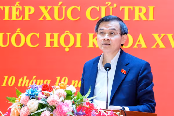 Đồng chí Đoàn Minh Huấn phát biểu tại hội nghị. (Ảnh: BP)