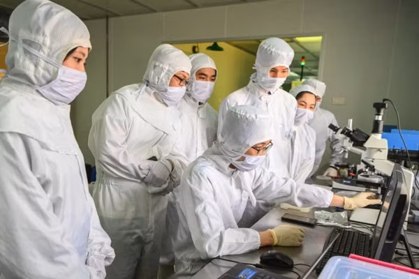 Phòng sạch, Trung tâm Nano và Năng lượng, trường Đại học Khoa học Tự nhiên, Đại học Quốc gia Hà Nội, nơi đào tạo và nghiên cứu về bán dẫn. (Ảnh: GIANG HUY-HỮU DANH)