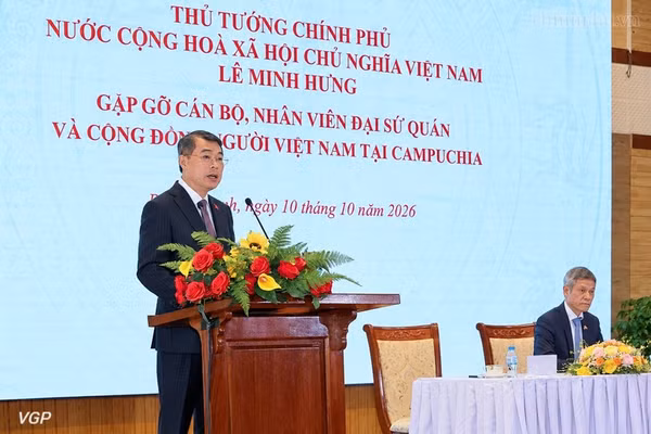 Thủ tướng Chính phủ Lê Minh Hưng phát biểu ý kiến tại cuộc gặp gỡ. (Ảnh: VGP/Nhật Bắc)
