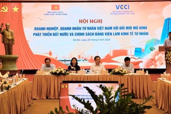 Hội nghị "Doanh nghiệp, doanh nhân tư nhân Việt Nam với đổi mới mô hình phát triển đất nước và chính sách đảng viên làm kinh tế tư nhân". (Ảnh: VGP)