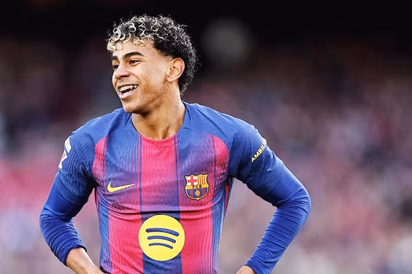 Yamal xô đổ kỷ lục của Mbappe