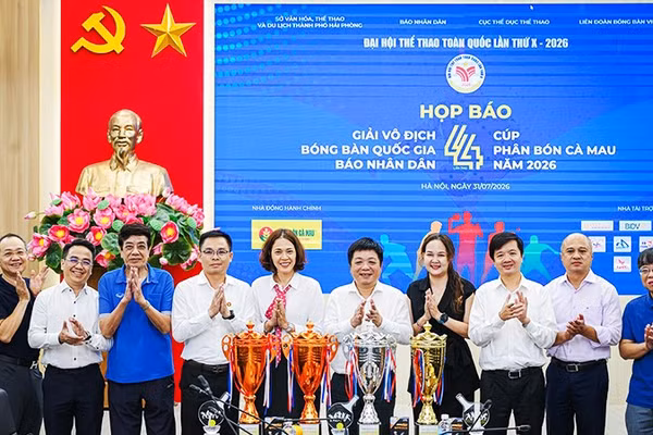 Buổi họp báo giới thiệu Giải vô địch bóng bàn quốc gia Báo Nhân Dân lần thứ 44. Ảnh: BẢO LONG
