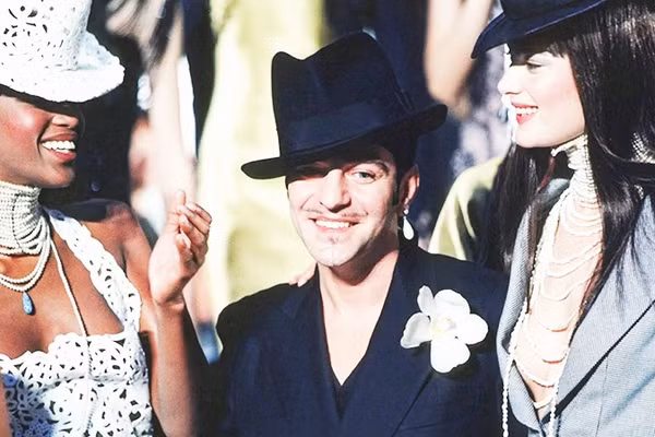 The Met kể gì về Galliano?