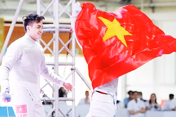 Các vận động viên luôn mang theo thông điệp về một Việt Nam đoàn kết, năng động và phát triển. Ảnh: LÊ MINH