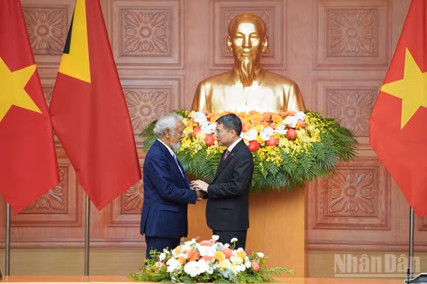 Thủ tướng Lê Minh Hưng và Thủ tướng Kay Rala Xanana Gusmao. Ảnh: TRẦN HẢI