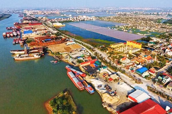 Một khúc sông Ninh Cơ nhìn từ trên cao.