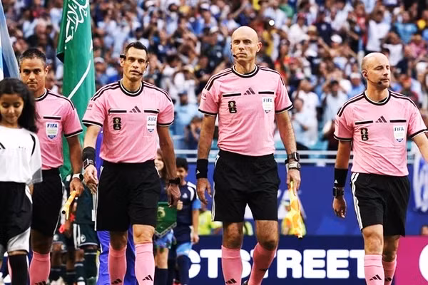Bên lề World Cup