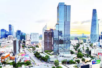 Một góc trục đường Lê Lợi nhìn từ trên cao. (Ảnh THẾ ANH)