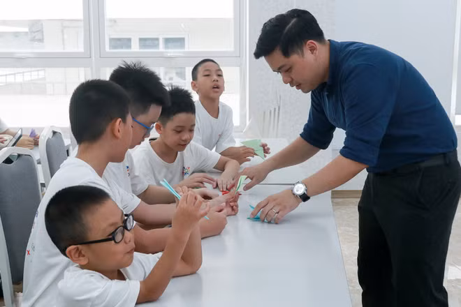 Hoạt động trải nghiệm cho các bạn nhỏ tại Trại hè Thiếu nhi DAV.