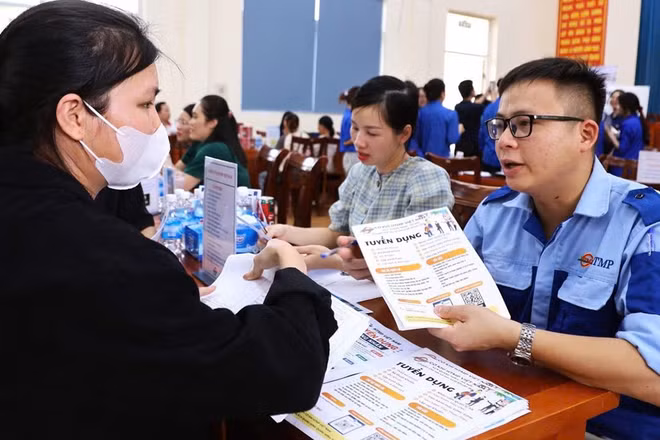 Phiên giao dịch việc làm lưu động tại xã Quang Minh, Hà Nội, tháng 5/2026. (Ảnh HCES) 