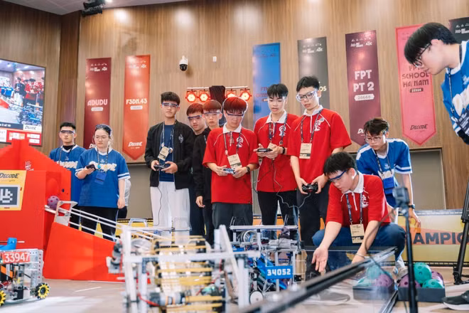 Các đội tham gia thi đấu FTC mùa giải 2025-2026. (Ảnh: FPTU)