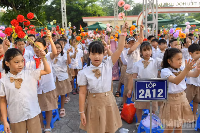 Học sinh Trường tiểu học Hoàng Mai, Hà Nội. (Ảnh THẾ ĐẠI)