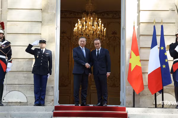Tổng Bí thư, Chủ tịch nước Tô Lâm hội kiến Thủ tướng Pháp Sébastien Lecornu.