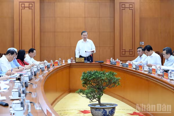 Tổng Bí thư, Chủ tịch nước Tô Lâm chủ trì cuộc làm việc với Ban Tuyên giáo Trung ương. (Ảnh: ĐĂNG KHOA)