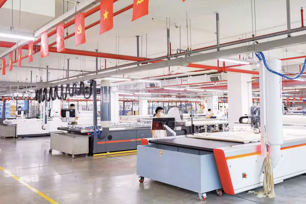 Máy cắt lập trình tự động trong lĩnh vực dệt may. (Ảnh: HOÀNG ANH)