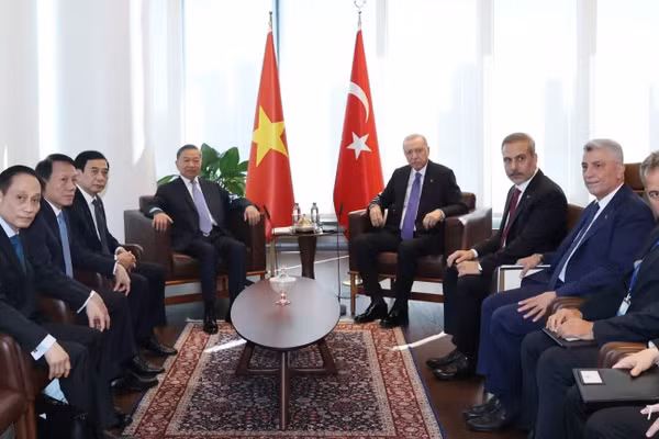 Tổng Bí thư, Chủ tịch nước Tô Lâm gặp Tổng thống Thổ Nhĩ Kỳ Recep Tayyip Erdogan. (Ảnh: TTXVN)
