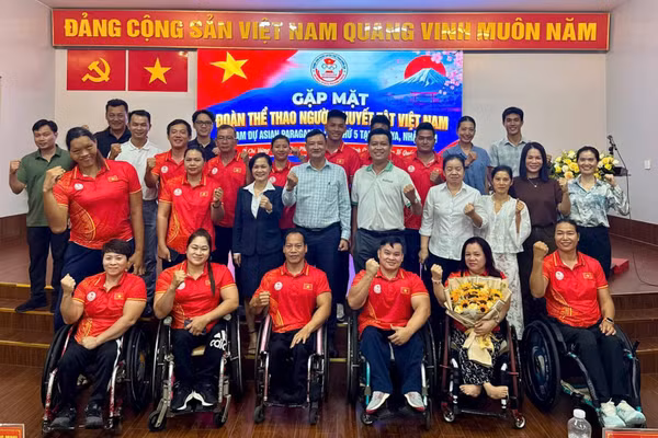 Trung tâm Huấn luyện Thể thao quốc gia Thành phố Hồ Chí Minh tổ chức gặp mặt, tiễn đoàn lên đường tham dự Asian Para Games 2026. (Ảnh: NL) 