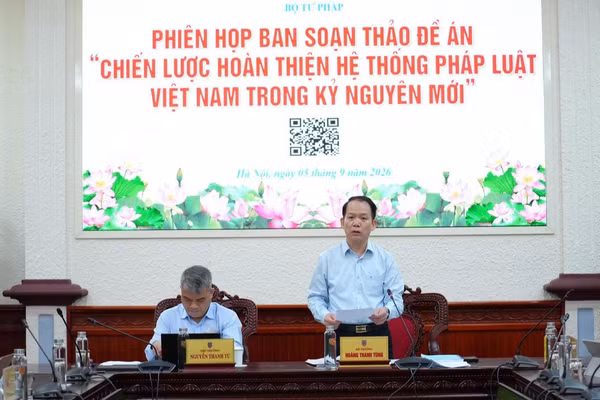 Bộ trưởng Tư pháp Hoàng Thanh Tùng phát biểu tại Phiên họp Ban soạn thảo Đề án “Chiến lược hoàn thiện hệ thống pháp luật Việt Nam trong kỷ nguyên mới”. (Ảnh: TL)