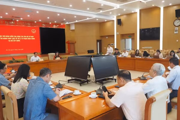 Đoàn kiểm tra của Bộ Tư pháp làm việc và kiểm tra về công tác thi hành pháp luật về xử lý vi phạm hành chính tại Bộ Xây dựng. (Ảnh: TL)