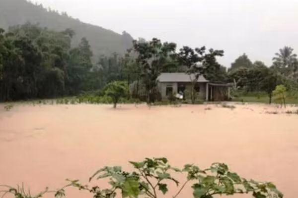 Cơ quan chuyên môn cảnh báo mưa lớn và nguy cơ ngập úng cục bộ. (Ảnh: CH)