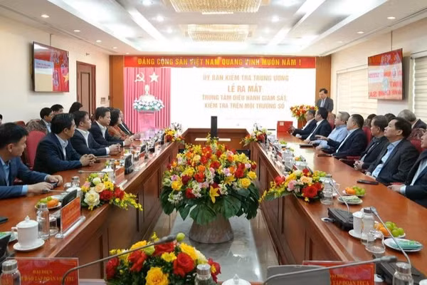 Lễ ra mắt Trung tâm điều hành giám sát, kiểm tra trên môi trường số. (Ảnh: MINH NGỌC)
