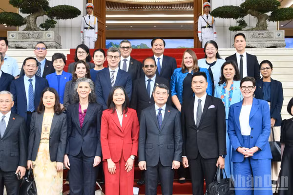 Thủ tướng Chính phủ Lê Minh Hưng với lãnh đạo các tổ chức Liên hợp quốc tại Việt Nam. (Ảnh: THANH GIANG)