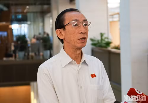 Đại biểu Trần Hoàng Ngân (Thành phố Hồ Chí Minh) đánh giá Kỳ họp thứ 7 có nhiều điểm sáng. (Ảnh: TRUNG HƯNG)