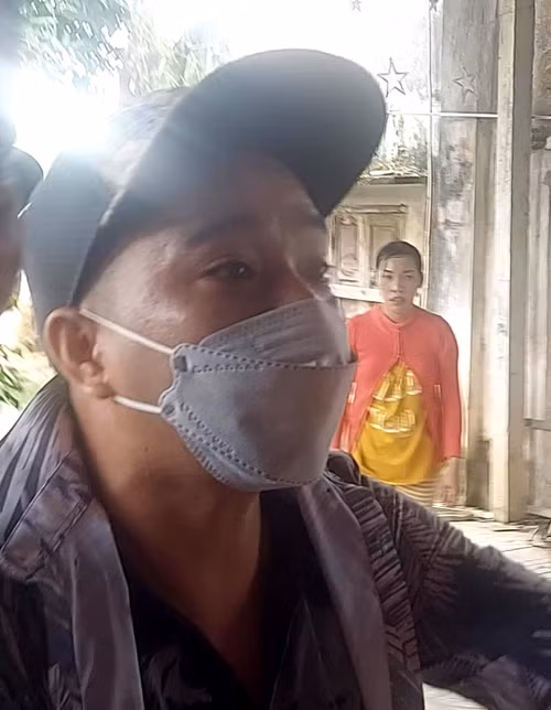 Một đối tượng trong nhóm côn đồ tham gia hành hung gây thương tích thầy giáo.