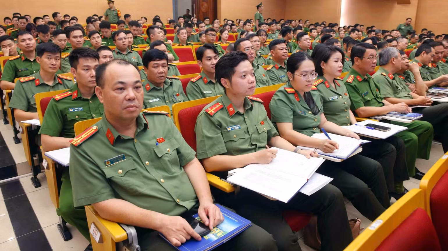 1790762951671-1758939991000288892-g7172112365812061341-8873dbb205a40566815c428958bae39f-4936.jpg