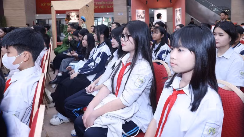 z7443361595186-396ffc399cb166373dcc3647bec658ab-5919.jpg