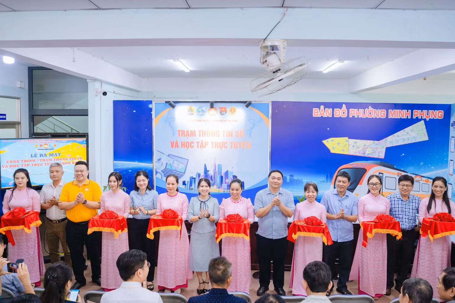 mo-hinh-tram-thong-tin-so-va-hoc-tap-truc-tuyen-cong-dong.jpg