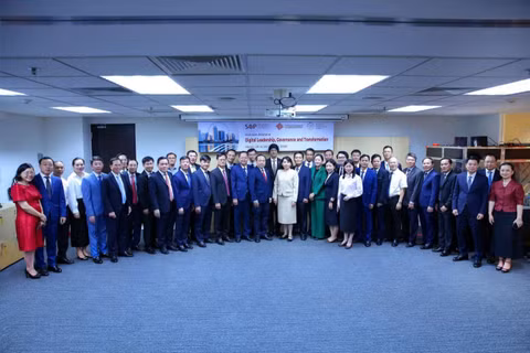 Khóa bồi dưỡng “Lãnh đạo số, quản trị và chuyển đổi số” khai mạc ngày 26/10 tại Hà Nội. (Ảnh: MST)