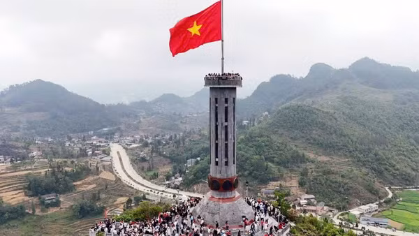 Lũng Cú đón gần 13 nghìn lượt khách trong dịp nghỉ lễ 30/4 và 1/5.