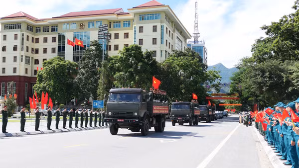 Tuyên Quang tổ chức di quan hài cốt liệt sĩ về Nghĩa trang Liệt sĩ Vị Xuyên.