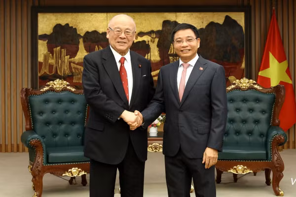Phó Thủ tướng Nguyễn Văn Thắng tiếp ông Takebe Tsutomu, Cố vấn đặc biệt Liên minh Nghị sĩ hữu nghị Nhật Bản-Việt Nam. (Ảnh: chinhphu.vn)