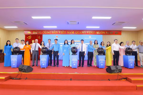 Bộ Công thương phát động phong trào thi đua "Sáng kiến mỗi ngày" năm 2026 và khởi động Cuộc thi "Nhóm giải pháp Đổi mới sáng tạo-Chuyển đổi số ngành Công thương". (Ảnh: Mai Huyên-Minh Khuyên)