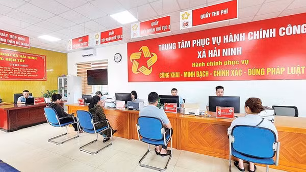 100% số hồ sơ thủ tục hành chính được tiếp nhận, giải quyết trên môi trường điện tử tại Trung tâm Phục vụ hành chính công xã Hải Ninh.