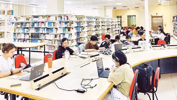 Trung tâm học liệu Đại học Huế.