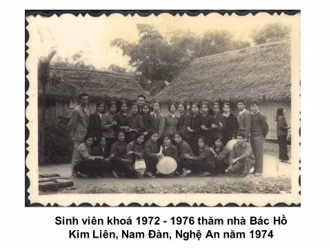 06-sinh-vien-k22-tham-nha-bac-ho-o-kim-lien.jpg