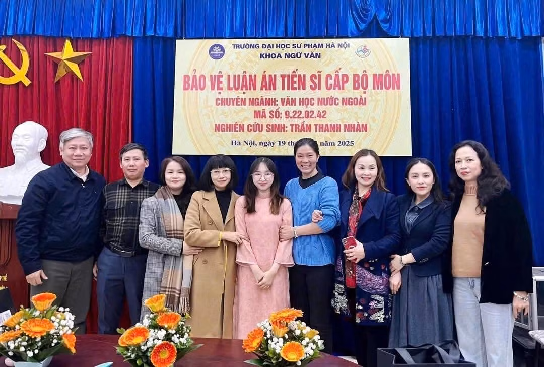 12-bao-ve-luan-an-tien-si.jpg