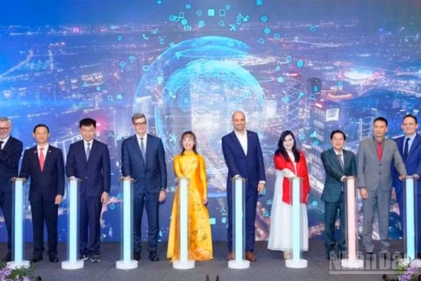 Trung tâm Tài chính Hàng không châu Á-Thái Bình Dương tại Thành phố Hồ Chí Minh chính thức ra mắt.