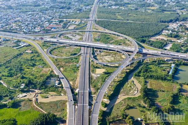 Một nút giao hiện đại trên tuyến cao tốc Thành phố Hồ Chí Minh-Long Thành. (Ảnh: Ban Quản lý dự án Cảng Hàng không quốc tế Long Thành).