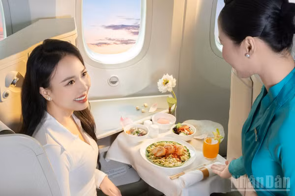 Vietnam Airlines trở thành hãng hàng không châu Á đầu tiên giành danh hiệu “Hãng hàng không có ẩm thực tốt nhất thế giới 2026”. (Ảnh: TRUNG PHONG)