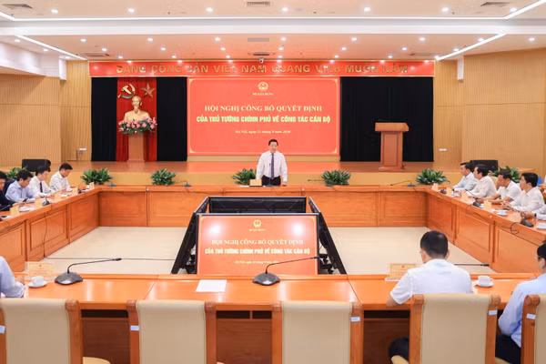Quang cảnh Hội nghị công bố quyết định về công tác cán bộ, Bộ Xây dựng. (Ảnh: TRUNG ĐỨC)