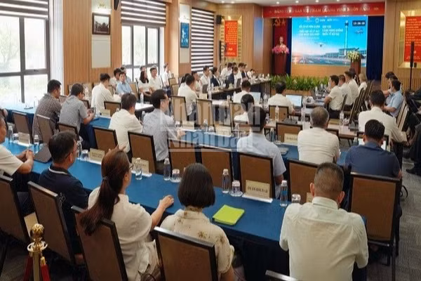 Các đơn vị tham gia cuộc diễn tập mã số 3A.2026 mô phỏng tình huống UAV xâm nhập trái phép khu vực cấm bay tại Nội Bài. (Ảnh: NGỌC HẢI)