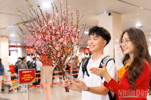 Vietjet mở bán sớm 3,1 triệu vé Tết Nguyên đán Đinh Mùi 2027 trên toàn mạng bay trong nước và quốc tế. (Ảnh: BẢO VY)
