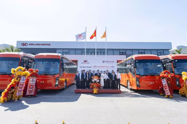 Dòng xe buýt giường nằm chạy bằng điện đầu tiên tại Việt Nam vừa được Kim Long ra mắt. (Ảnh: K.L)