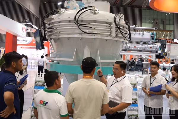 Nhiều máy móc, công nghệ ngành chăn nuôi được giới thiệu tại Vietstock 2026. (Ảnh: QUANG QUÝ)